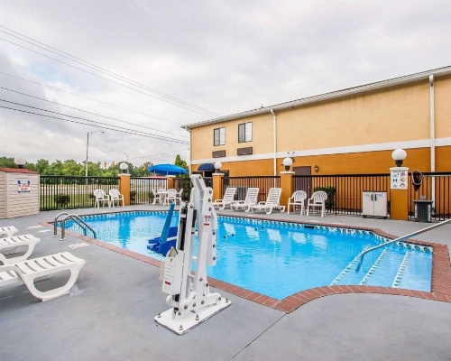 Quality Inn Edmund Pettus Bridge Area image 12